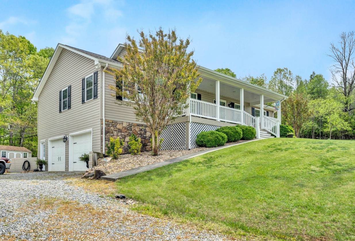 Horse Property for sale.