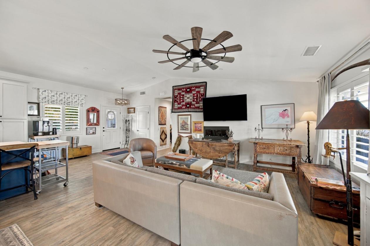 Modern Equestrian Living on 2.18 Acres - photo 8