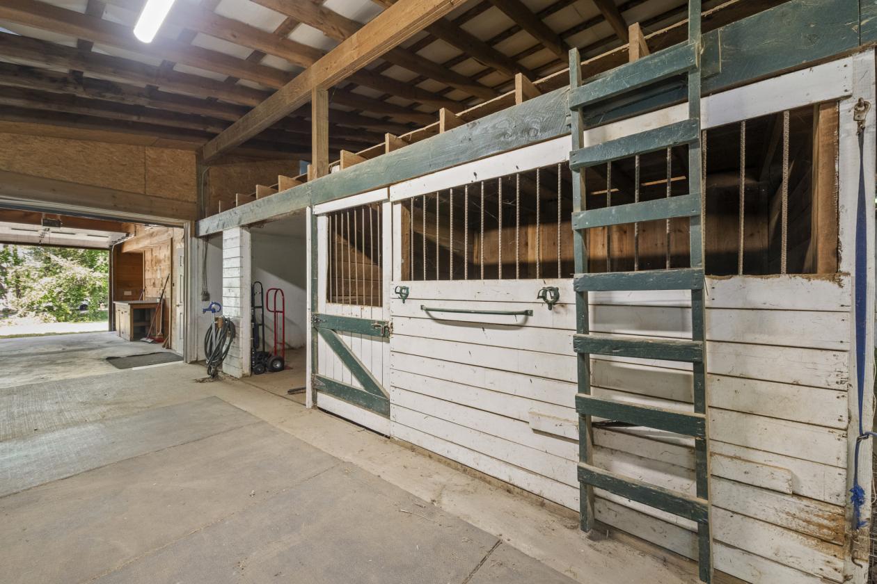 20 Acre Farm w/Indoor Riding Arena & 10 Stall Barn - photo 7