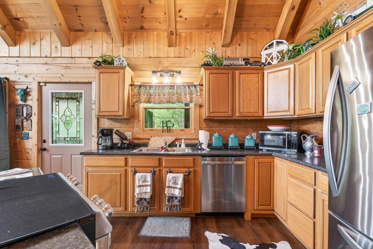 Log cabin home near Big South Fork - photo 11