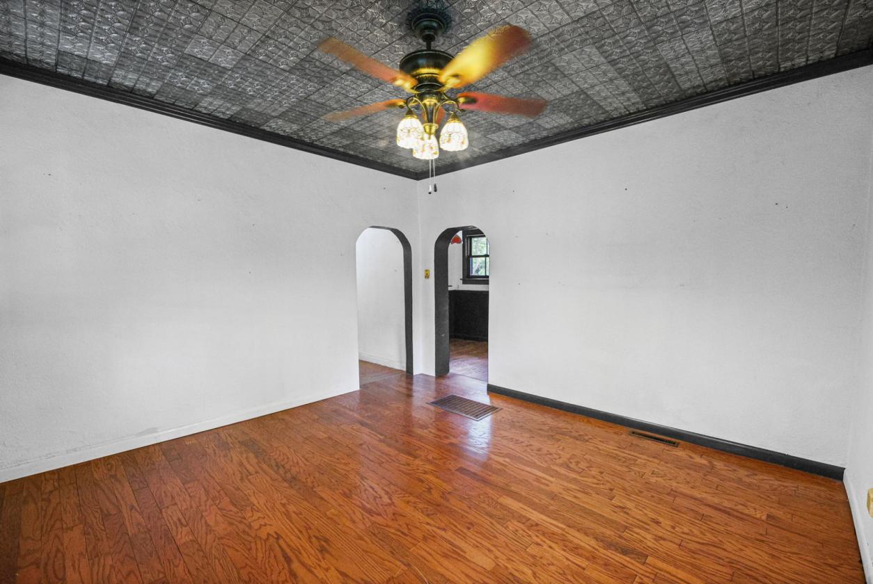Historic Equestrian Retreat on 4.28 Acres - photo 23