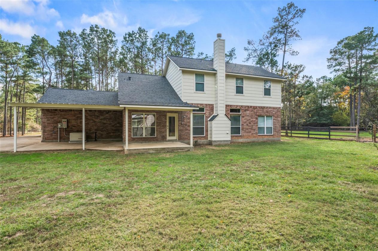 Beautiful country estate on over 4.75 acres - photo 7