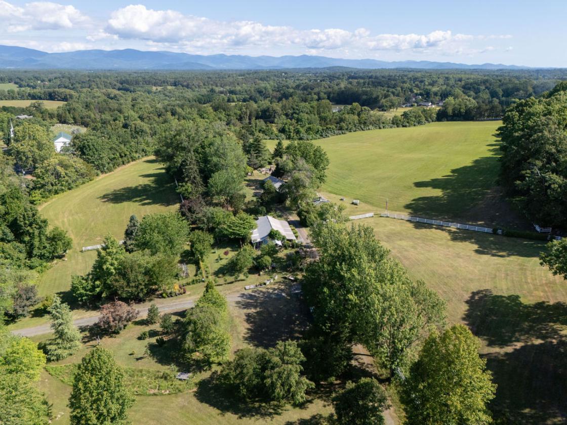 Stunning 30 Acre Horse Farm near Charlottesville - photo 28