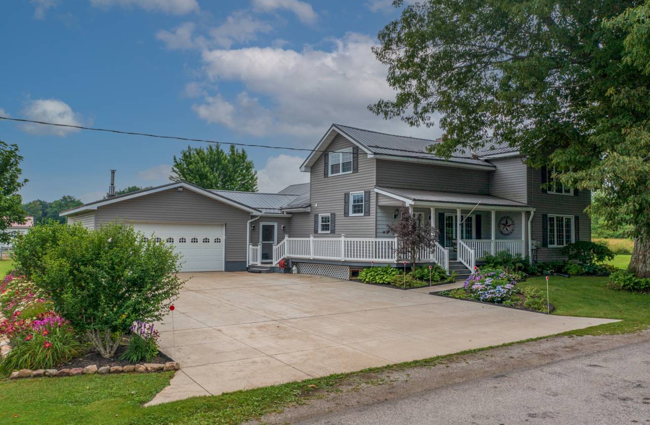 Horse Property for sale.