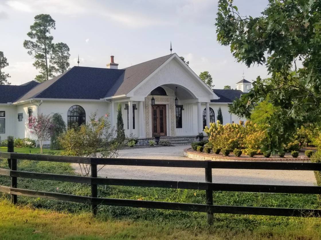 An Architectural Original in Aiken's Three Runs Plantation! Aiken