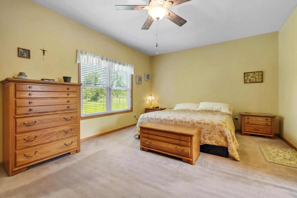 Horse property with gorgeous views - photo 23