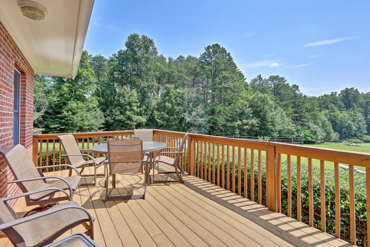 BEAUTIFUL 25 ACRES with 3400 SF CUSTOM HOME + GUEST... Campobello, Spartanburg County, South