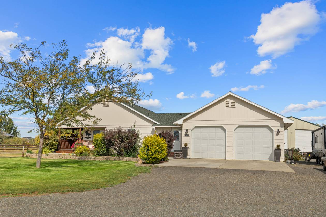 Horse Lovers Dream - Everything you need on 3.5 Ac - photo 17