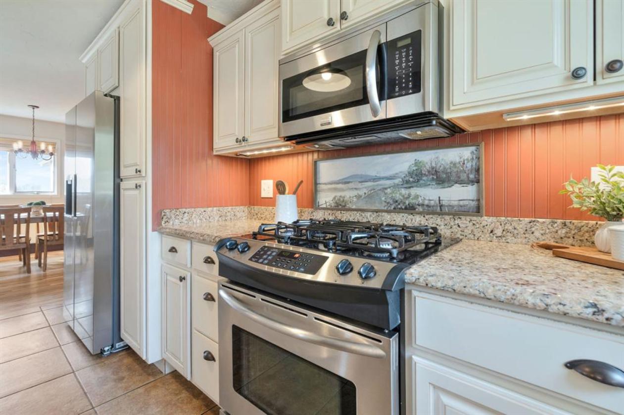 Equestrian Estate | Home, Acreage & 360° Views - photo 11