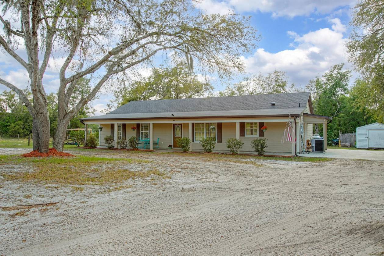 Horse Property for sale.