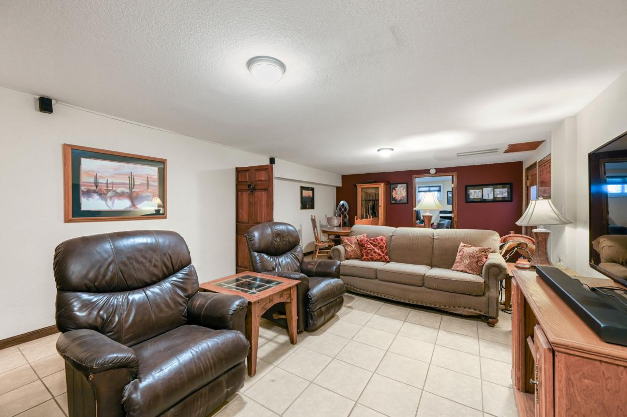 Boarding Facility - 40 stalls - 80 AC - 2 Homes - photo 24