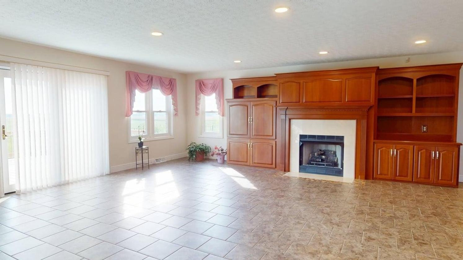 Spacious Home with new Horse Barn - photo 17