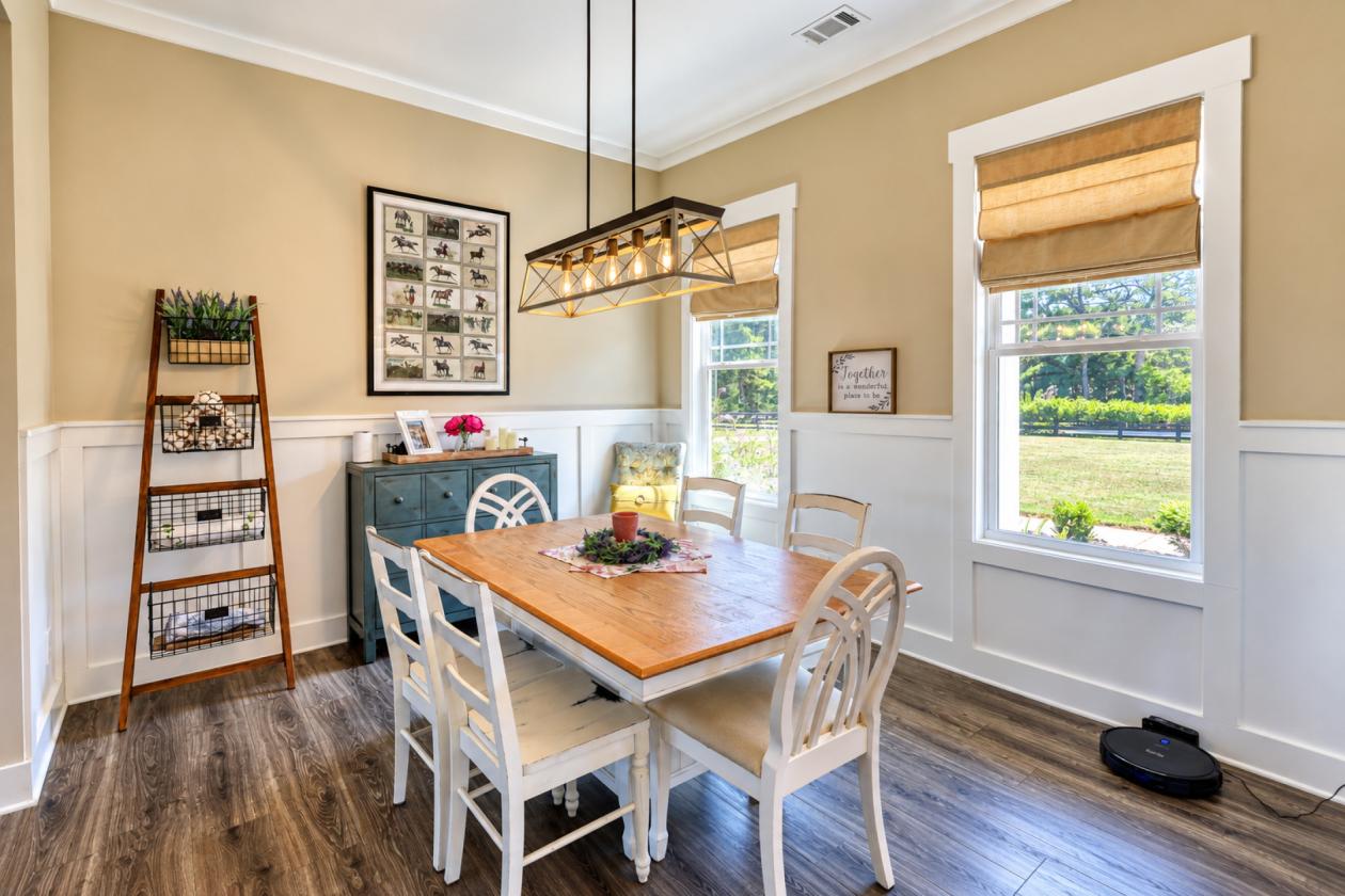 Modern ranch home on 5ac, 3 stall barn - photo 11