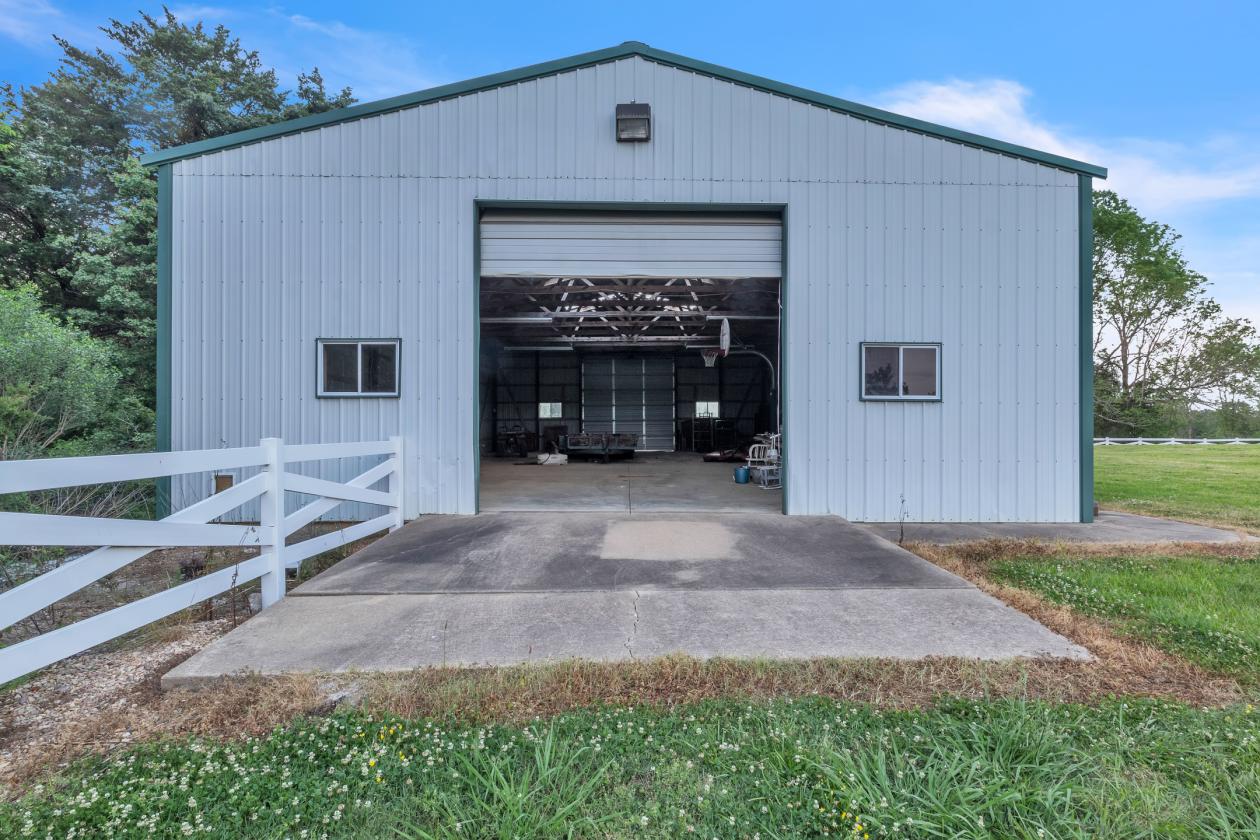 Remarkable 75-Acre West Lowndes County Estate - photo 10