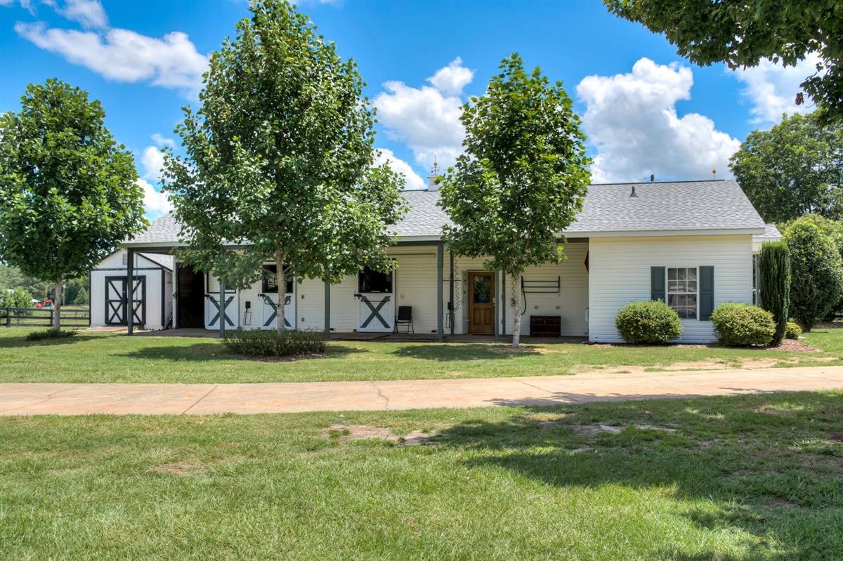 Horse property for riding and carriage driving in beautiful Hopeland... Aiken, Aiken County