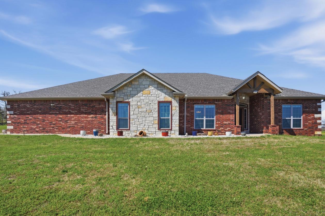 21 acre +/- HOBBY HORSE RANCH w/ ARENA AND POOL - photo 6