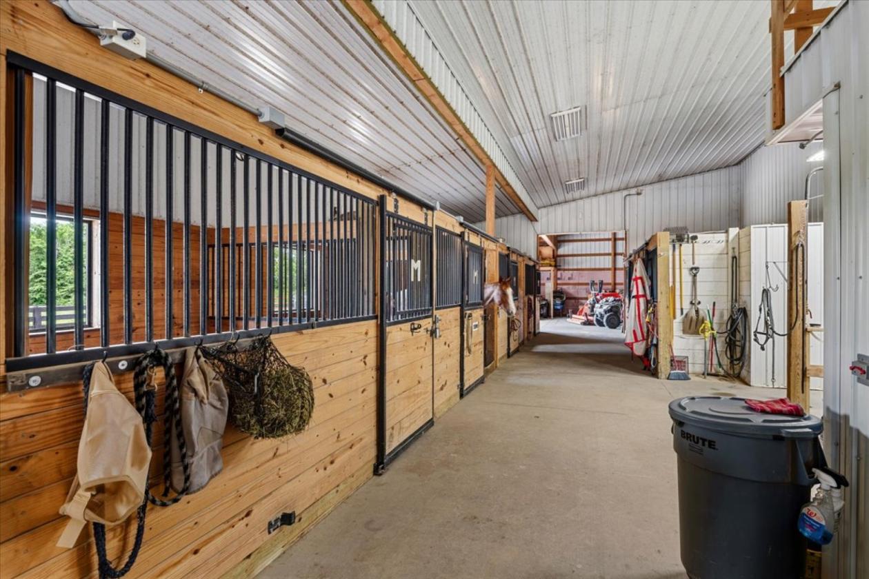 14.3 Acre Equestrian Estate | Indoor Arena | Ponds - photo 12
