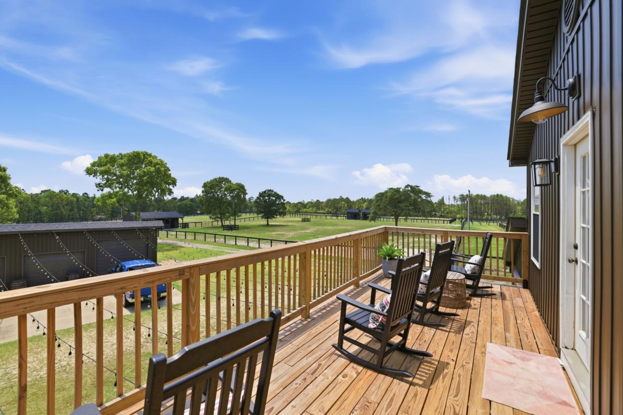 Thoughtfully Designed Luxury Equestrian Estate - photo 27
