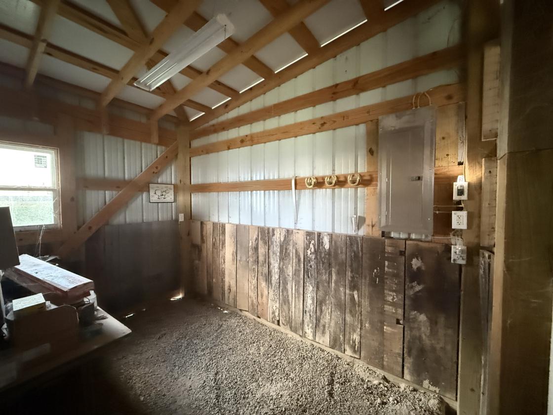 Spacious Home with new Horse Barn - photo 13