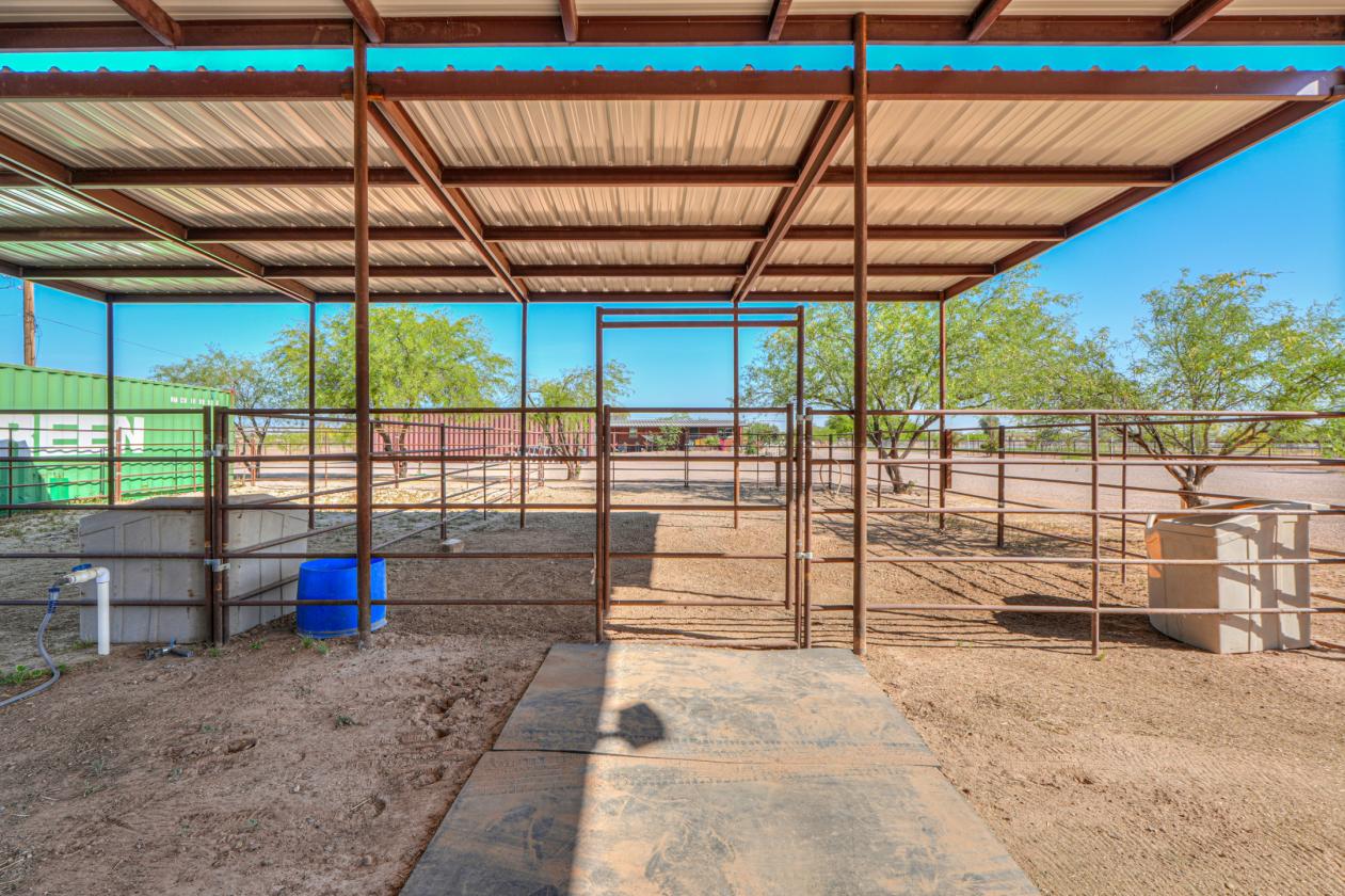 Move in ready horse property - photo 17