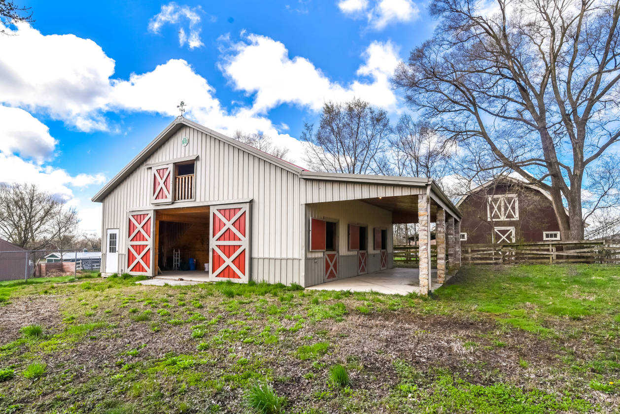 Breathtaking Horse Property for sale with meticulously ...