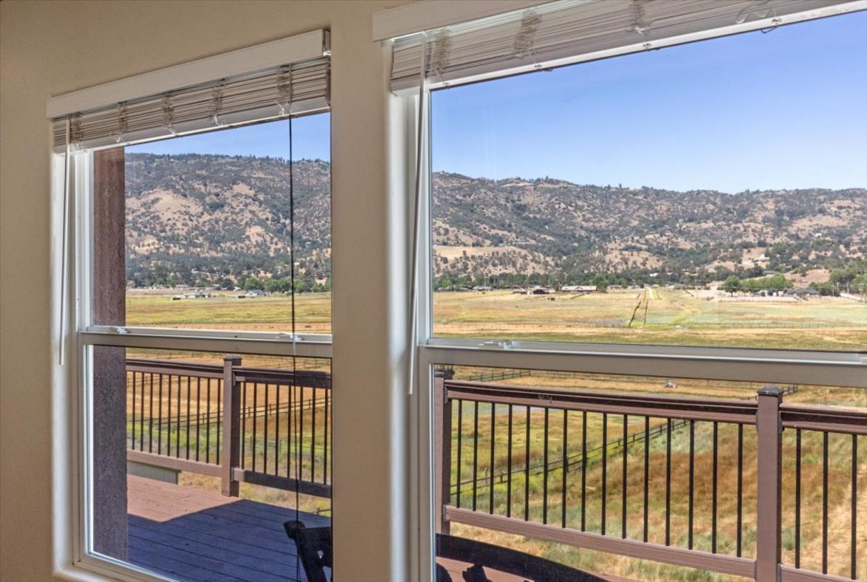 Exceptional property in EQ gated community - photo 13