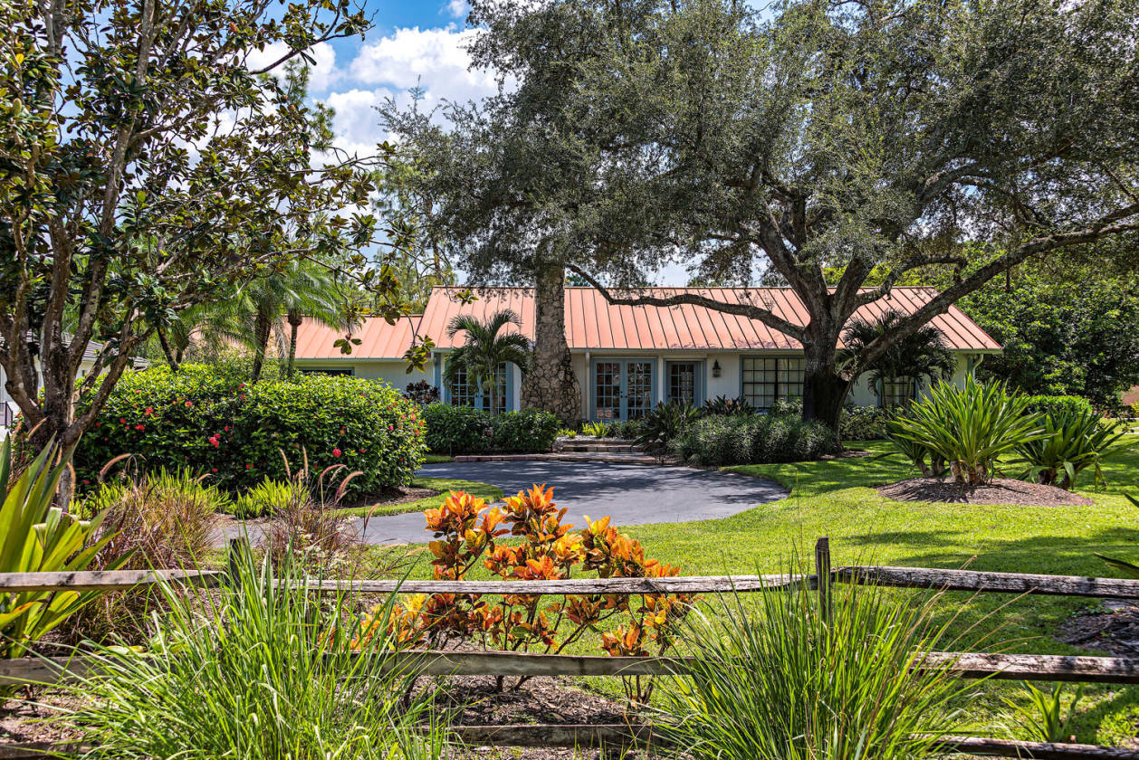 Private Equestrian Cottage in Livingston Woods Naples, Collier County