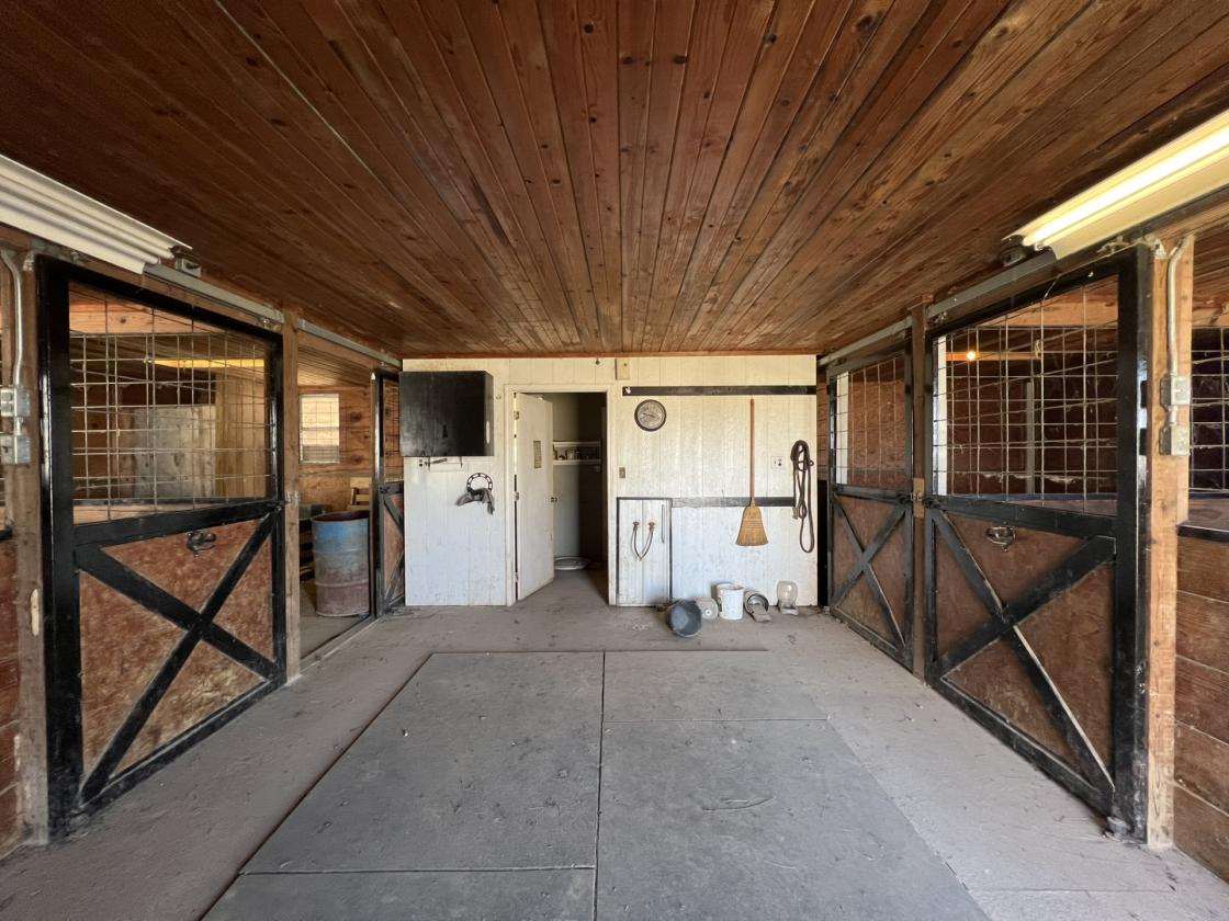 Custom home, horse barn, buildings for toys - photo 27
