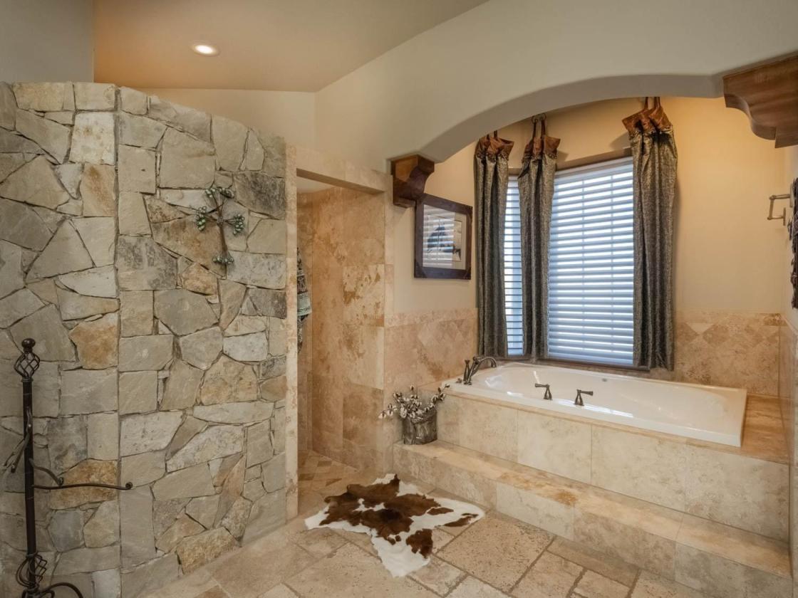Exceptional 20-Acre Equestrian Estate - photo 16