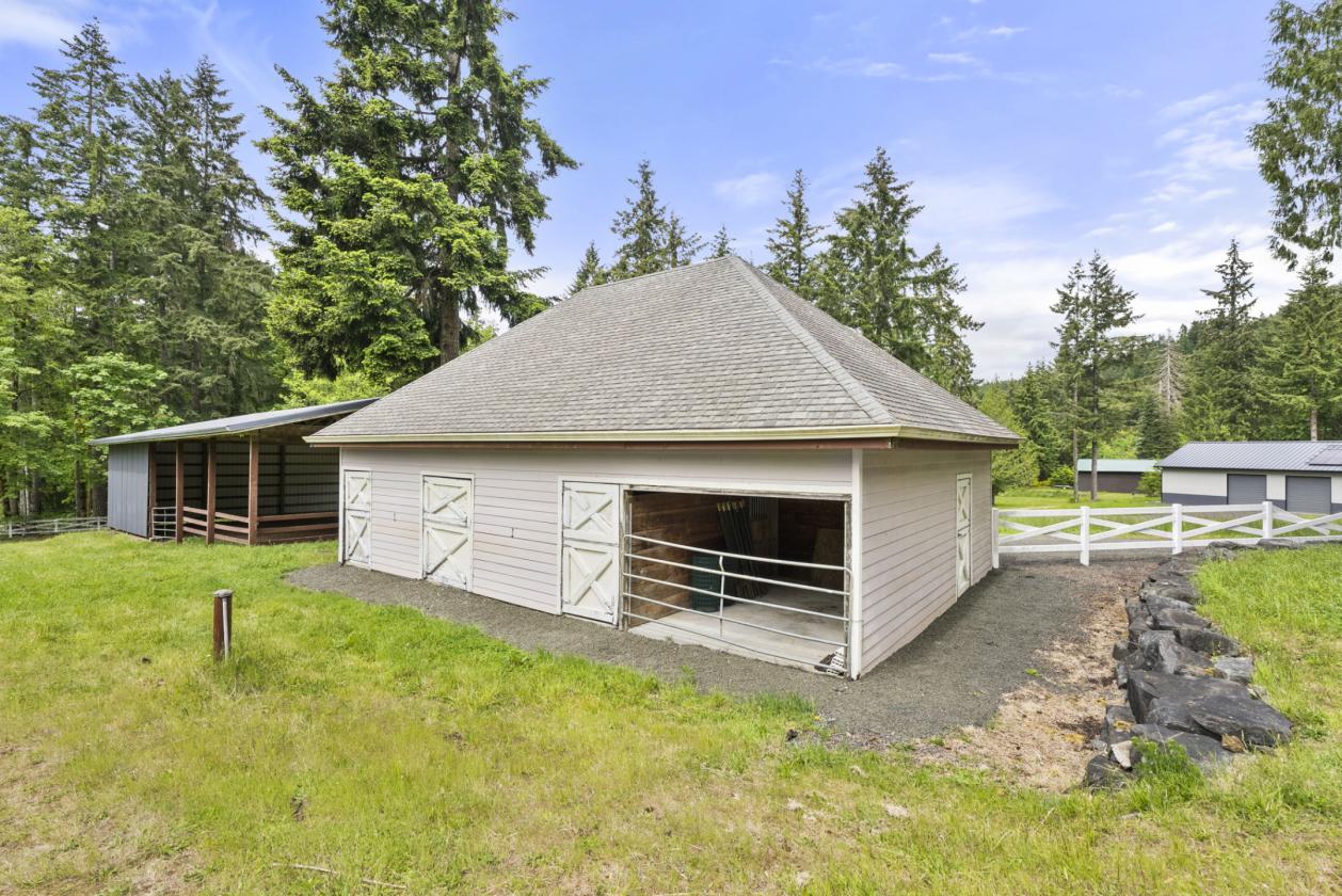 6.75 Acres of NW pastureland and endless trails - photo 4