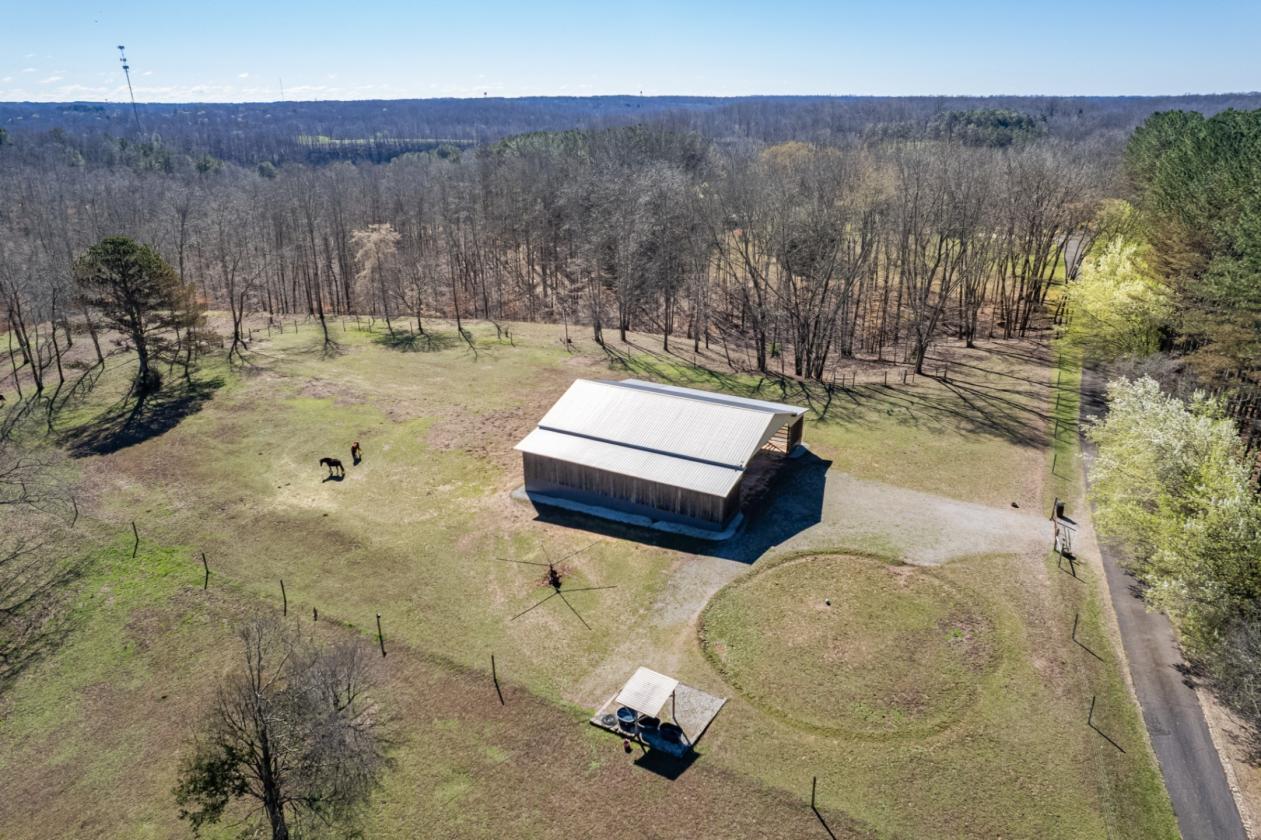Creekside Equestrian Retreat on 19.3 acres - photo 4