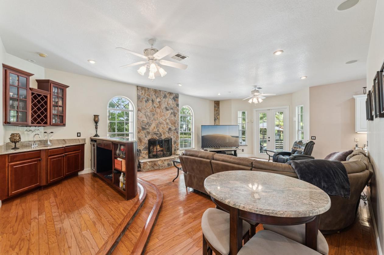 Equestrian Living on 10 Private Gated Acres - photo 6