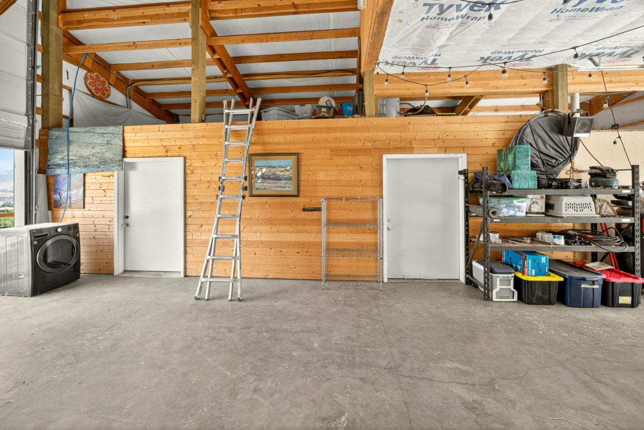 Horse property with two homes and expansive views! - photo 29
