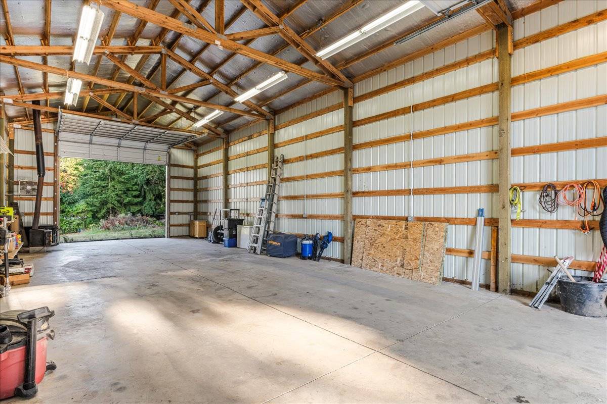 Gorgeous (dividable) 10 acre property with arena! - photo 22