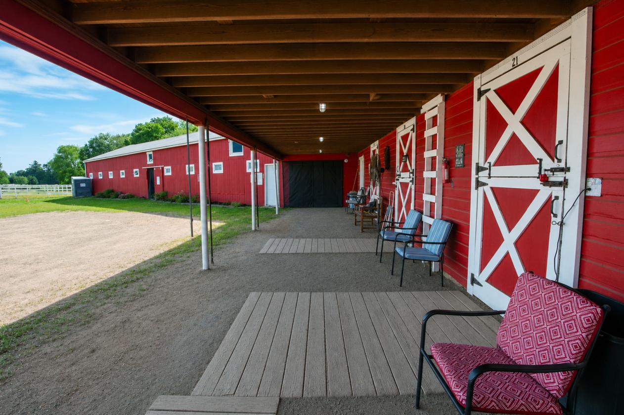 Turnkey Horse Farm on 59 Acres - photo 4