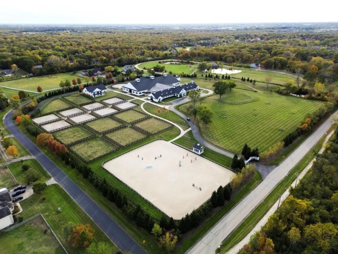 Luxury Equestrian Facility at Its Best - photo 3