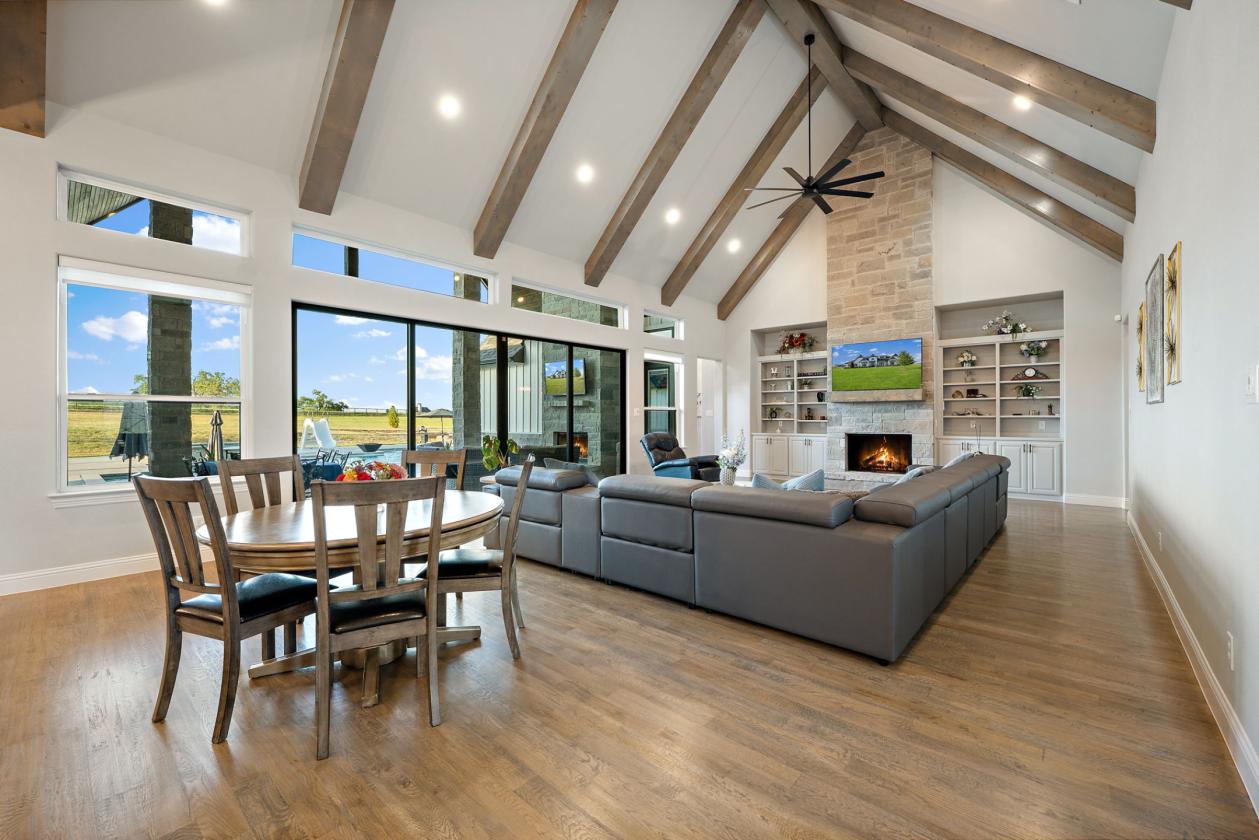 Horses Welcomed | Modern Luxury Farmhouse | 4 Acre - photo 13