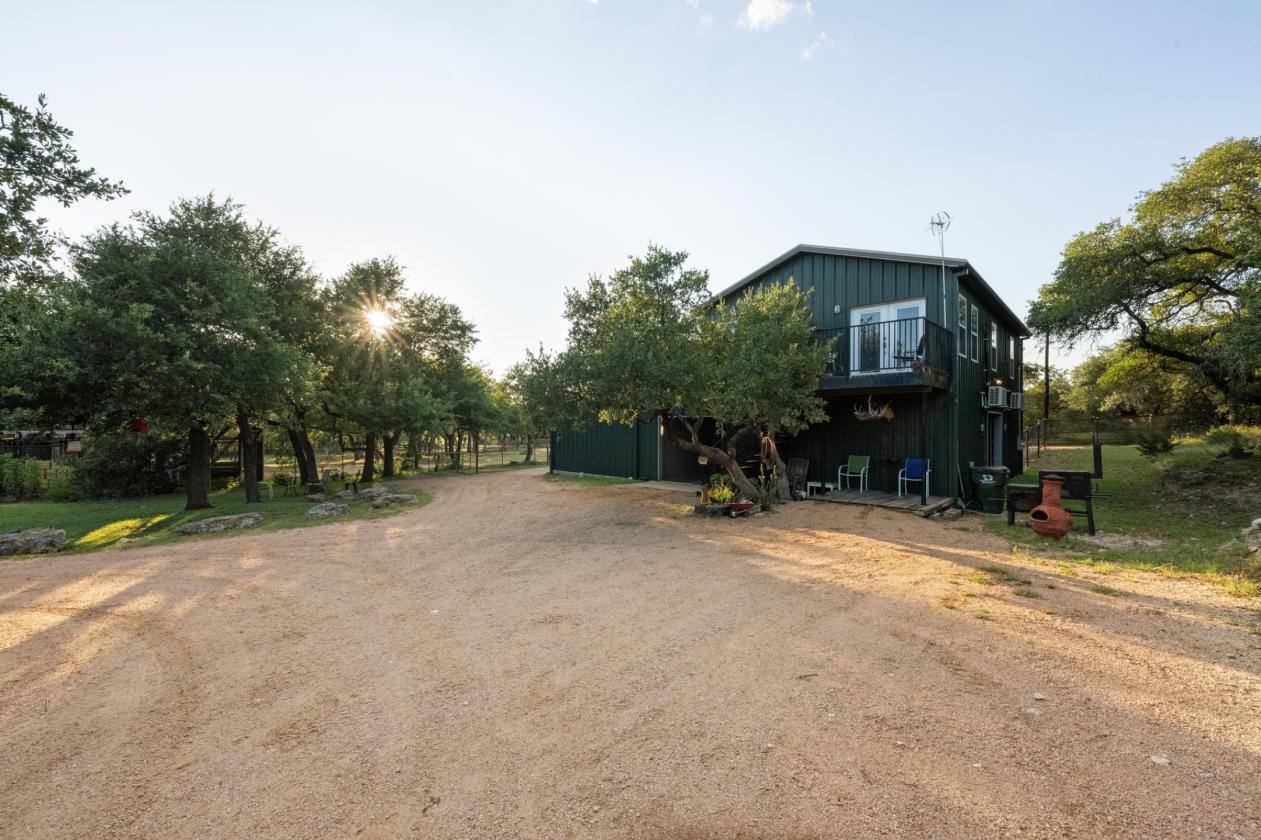 Dancing Oaks Equestrian Ranch - photo 10
