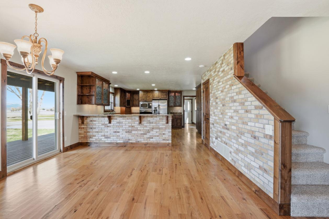 Custom Home with Endless Mountain Views - photo 10