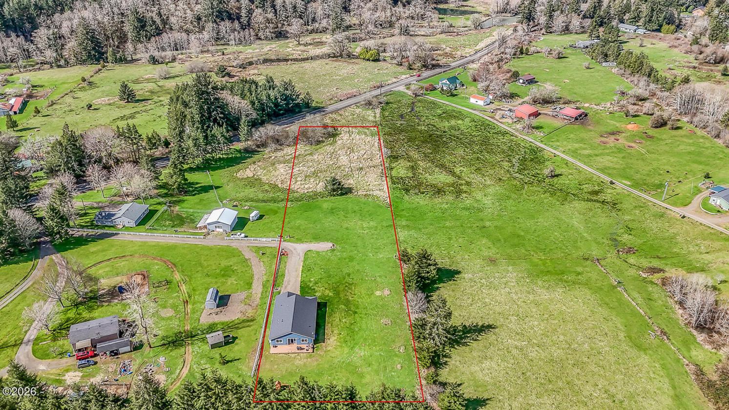 One-Owner HiLine Home Set on 2.92 Acres - photo 22