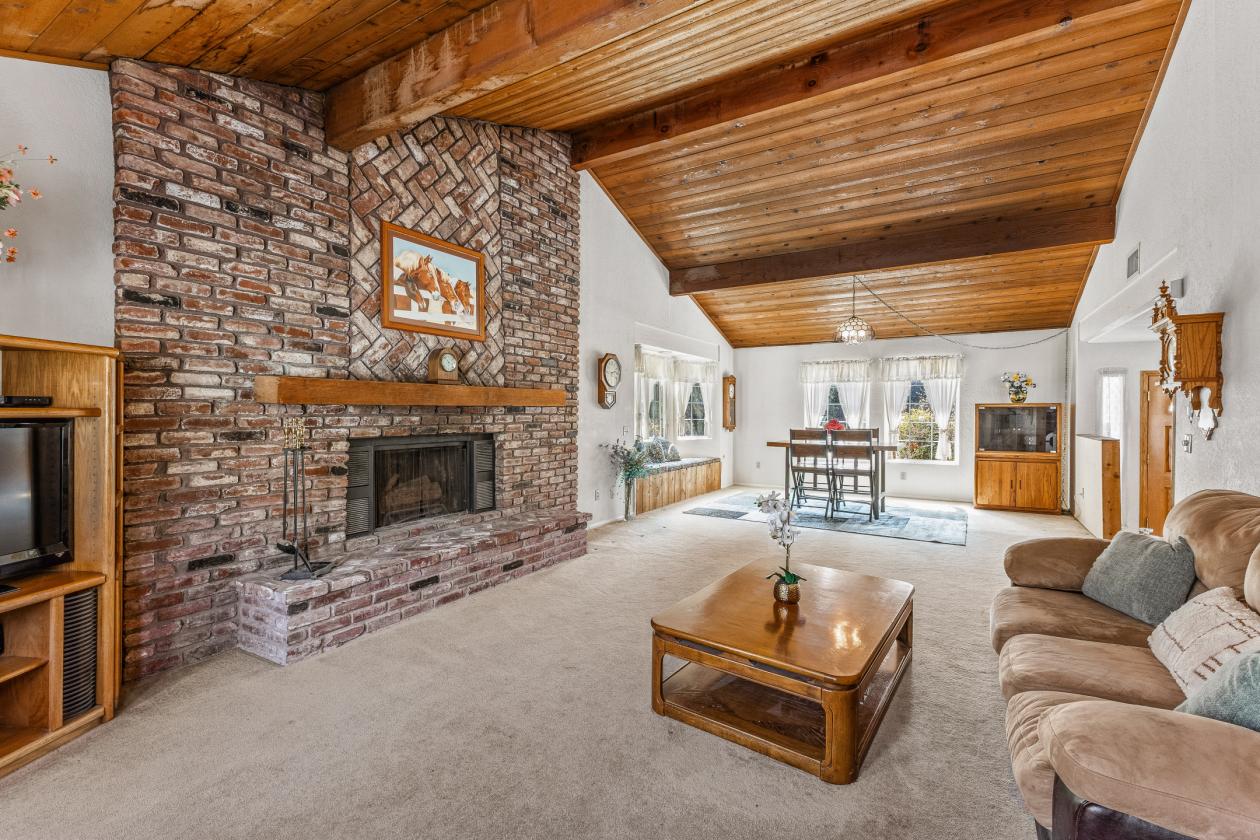 Sand Canyon Horse Property | 2.5 Acres & 4 Stalls - photo 14