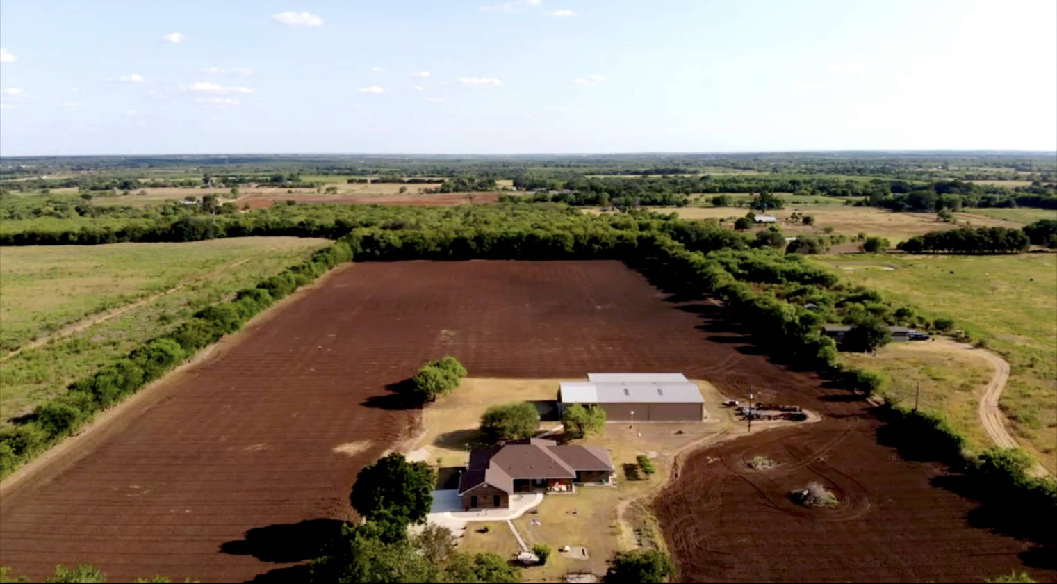 36.67 ACRES in DEVINE, TX! HORSES, COSTAL HAY, AG, POND and CANAL
