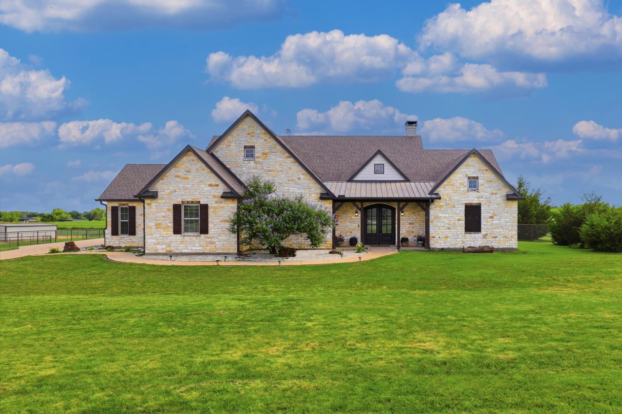Refined North Texas Ranchette with Home & Barn - photo 3