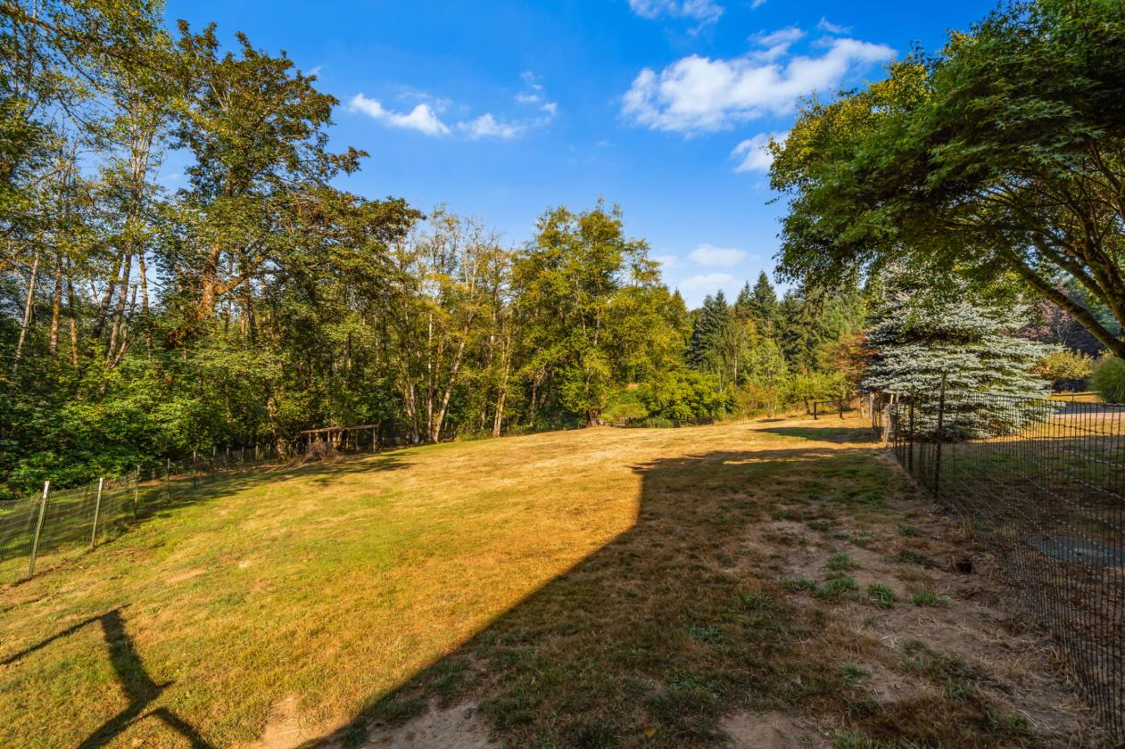 Hobby farm with 4 stalls, shop, and home - photo 5