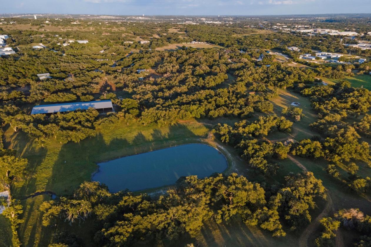 Dancing Oaks Equestrian Ranch - photo 3