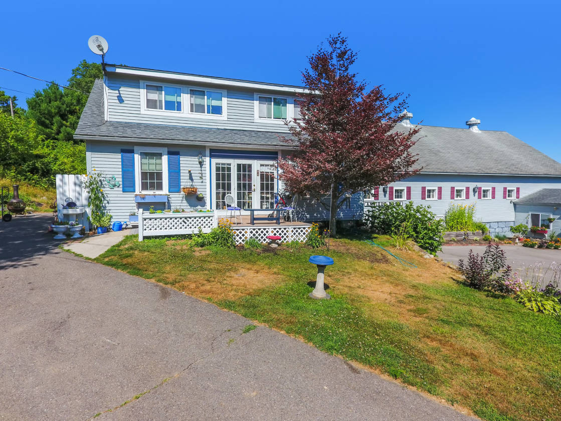 Equestrian Estate with and lake Monmouth, Kennebec County, Maine