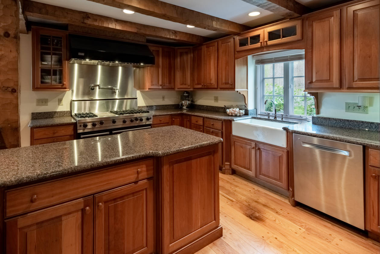 Beautiful horse property 4 stall barn ring and... Killingworth