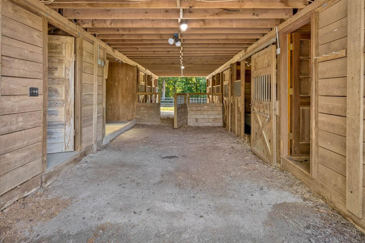 Turnkey Horse Farm but Oh so much more! - photo 20