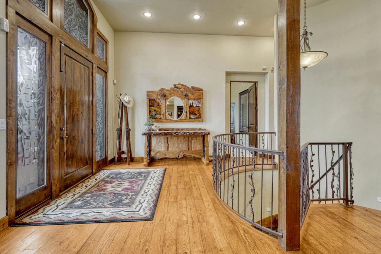 Timeless Equestrian Living Made for Entertaining - photo 19