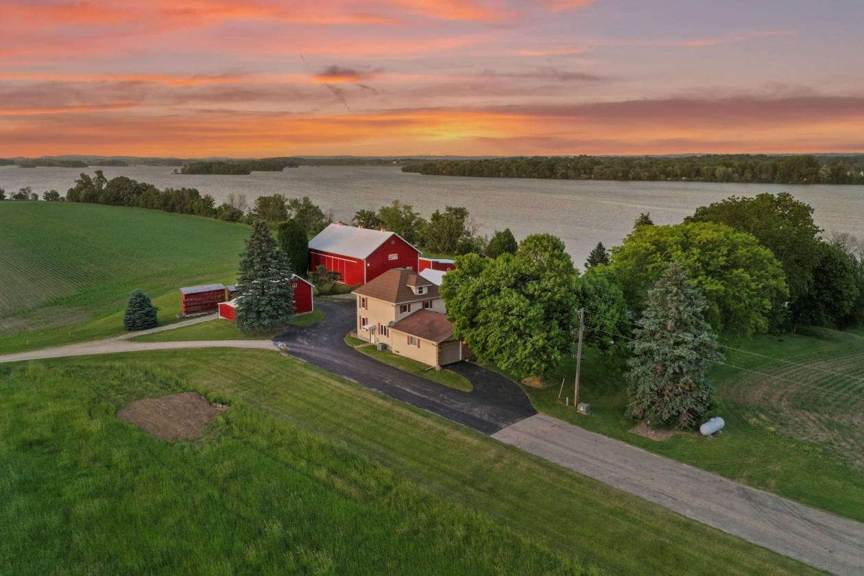 Horse Property for sale.